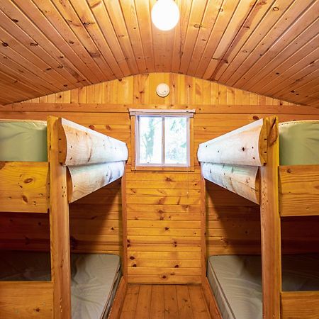Plymouth Rock Camping Resort Basic Cabin Elkhart Lake Exterior photo